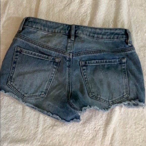 Shorts - Picture 2 of 3